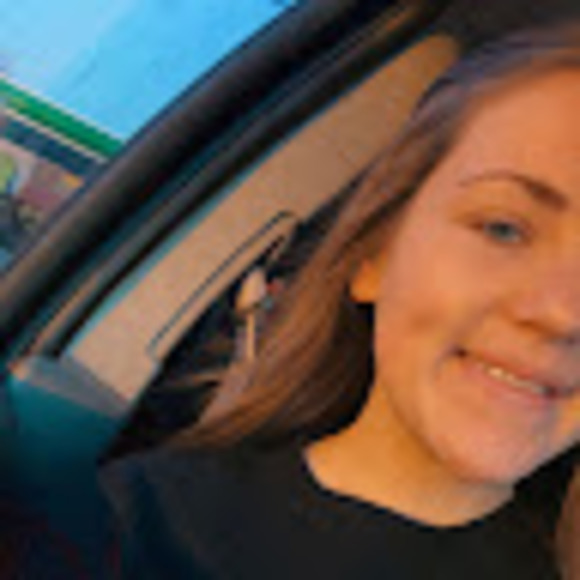 Meet your Posher, Olivia - Picture 1 of 1